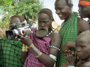 Shooting with Mursi