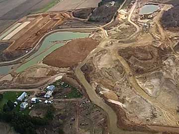 THE PRICE OF SAND Silica Mines, Small Towns, and Money