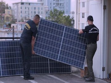 CURRENT REVOLUTION Transforming America's Energy Grid