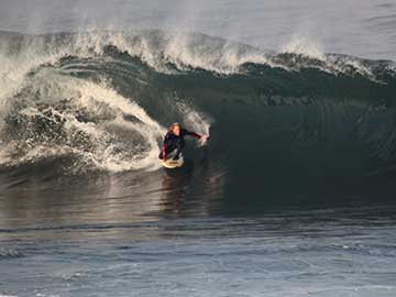 GAUCHOS DEL MAR Surfing the American Pacific